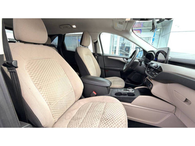 2021 Ford Escape SE