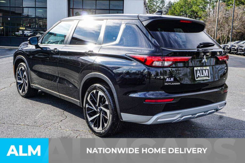 2023 Mitsubishi Outlander SE