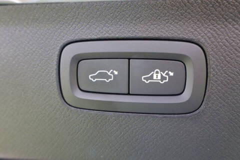 2024 Volvo XC90 B5 Core Bright Theme