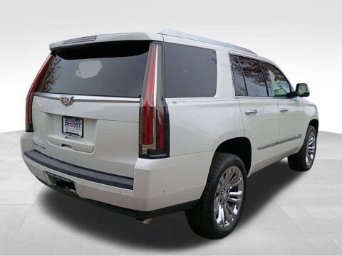 2018 Cadillac Escalade Luxury