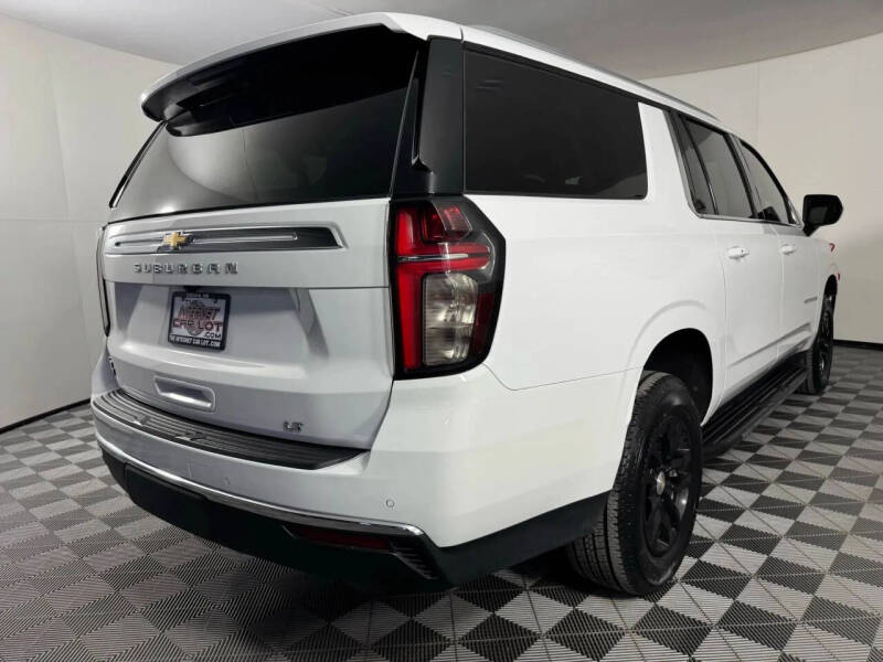 2023 Chevrolet Suburban LT