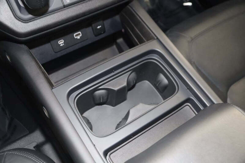 2023 Land Rover Defender 110 V8