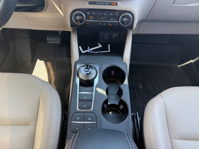 2021 Ford Escape Titanium