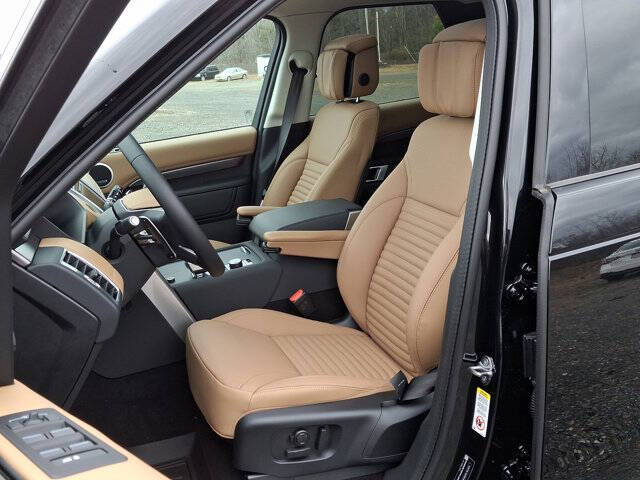 2025 Land Rover Discovery P360 Metropolitan