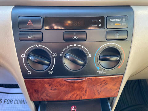 2005 Toyota Corolla LE