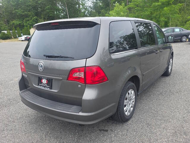 2010 Volkswagen Routan S