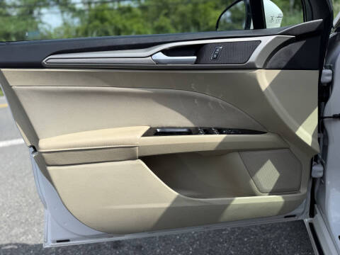 2015 Ford Fusion SE