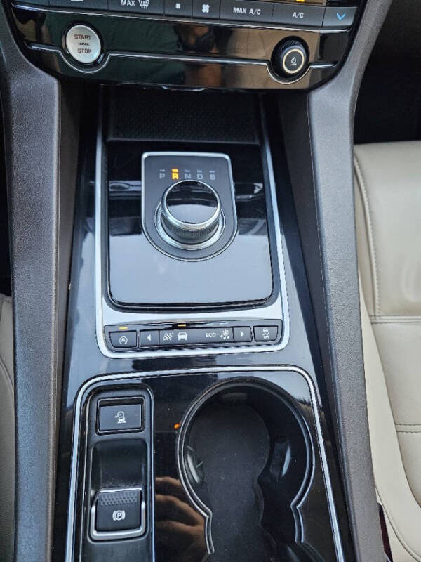 2017 Jaguar F-PACE 20d Prestige