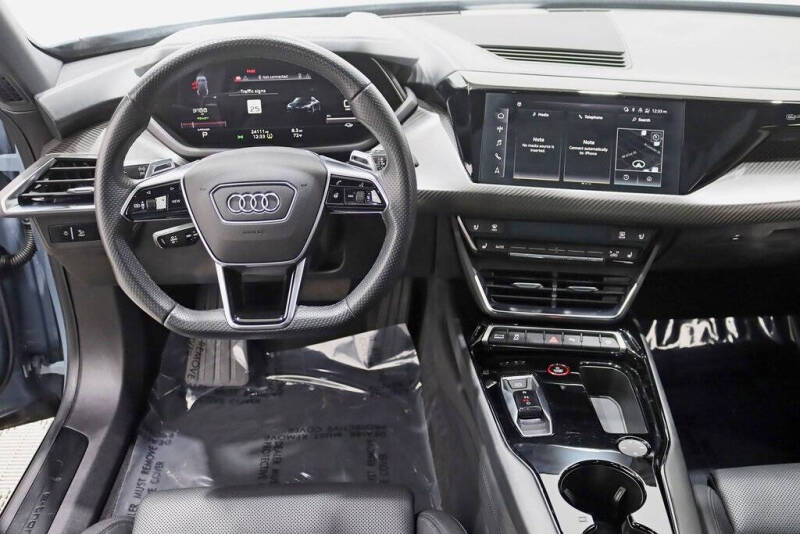 2022 Audi e-tron GT quattro Premium Plus