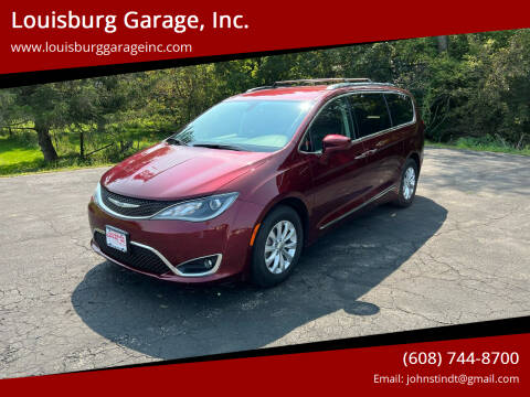 2018 Chrysler Pacifica for sale at Louisburg Garage, Inc. in Cuba City WI
