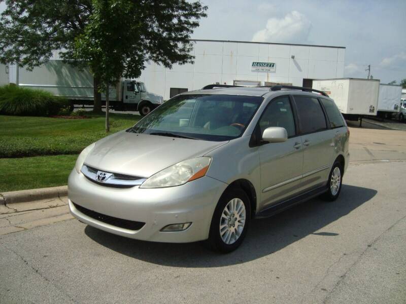 2009 Toyota Sienna for sale at ARIANA MOTORS INC in Addison IL