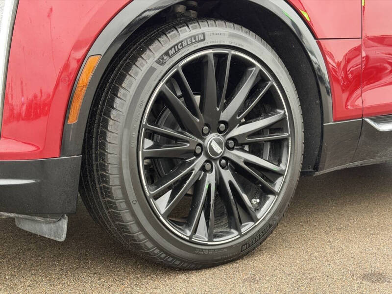 2025 Cadillac LYRIQ Luxury 1