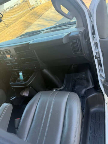 2023 Chevrolet Express 2500
