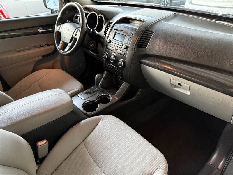 2011 Kia Sorento LX