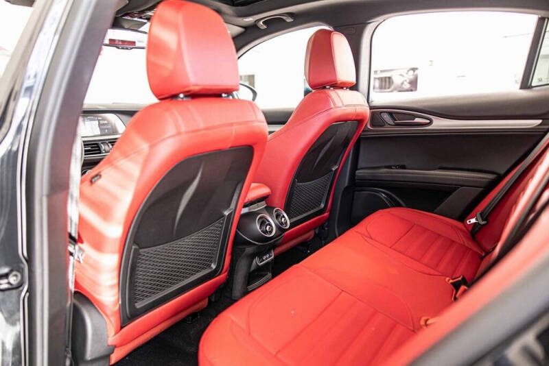 2025 Alfa Romeo Stelvio