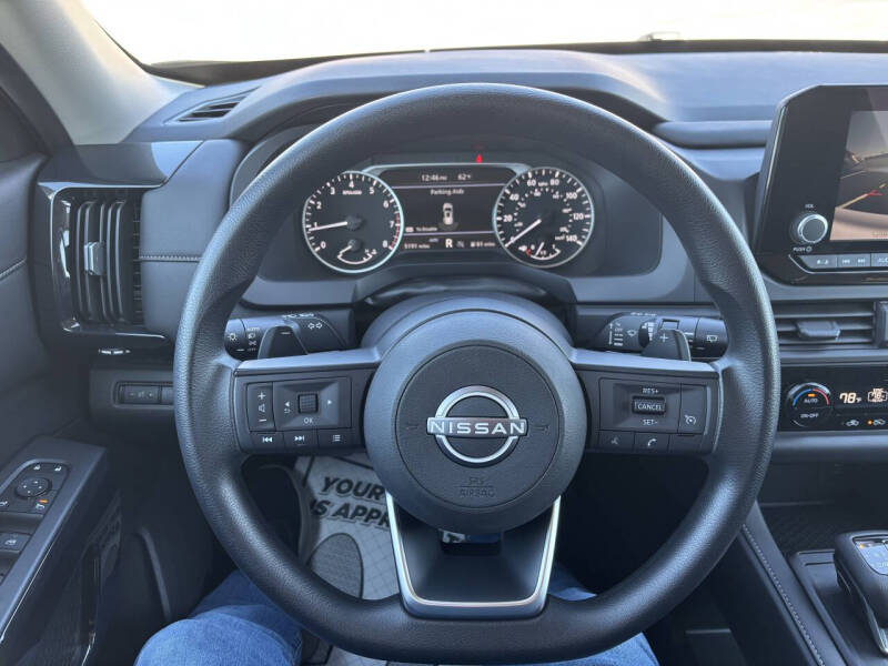 2025 Nissan Pathfinder S