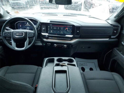 2025 GMC Sierra 1500 Elevation Standard