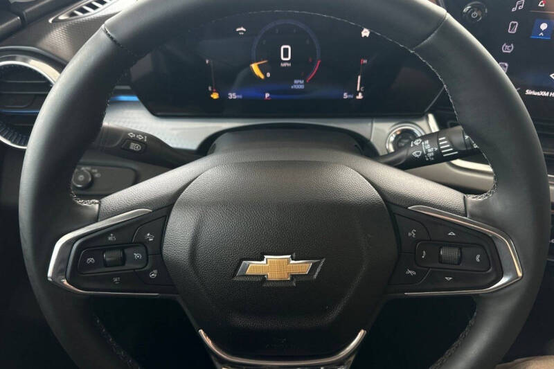 2025 Chevrolet Trax RS