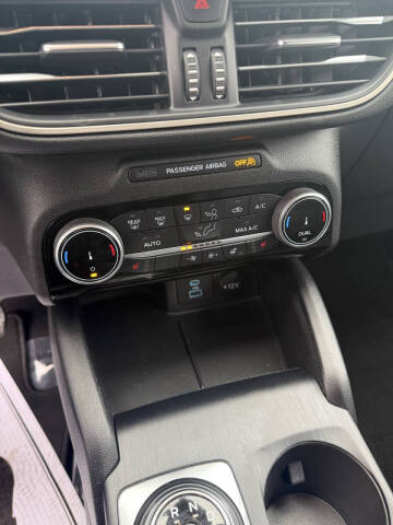 2022 Ford Escape SEL