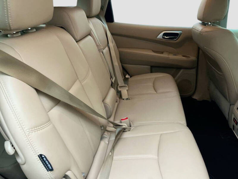 2019 Nissan Pathfinder SL
