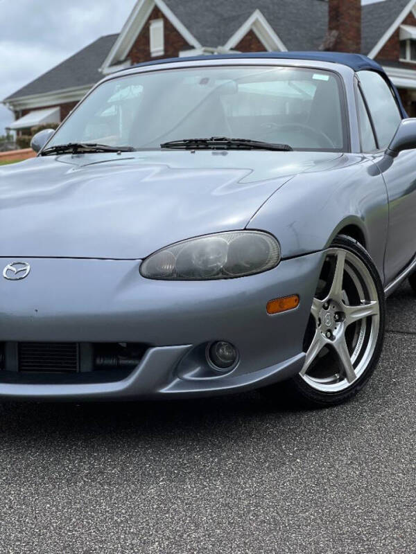 2004 Mazda Miata null photo 2