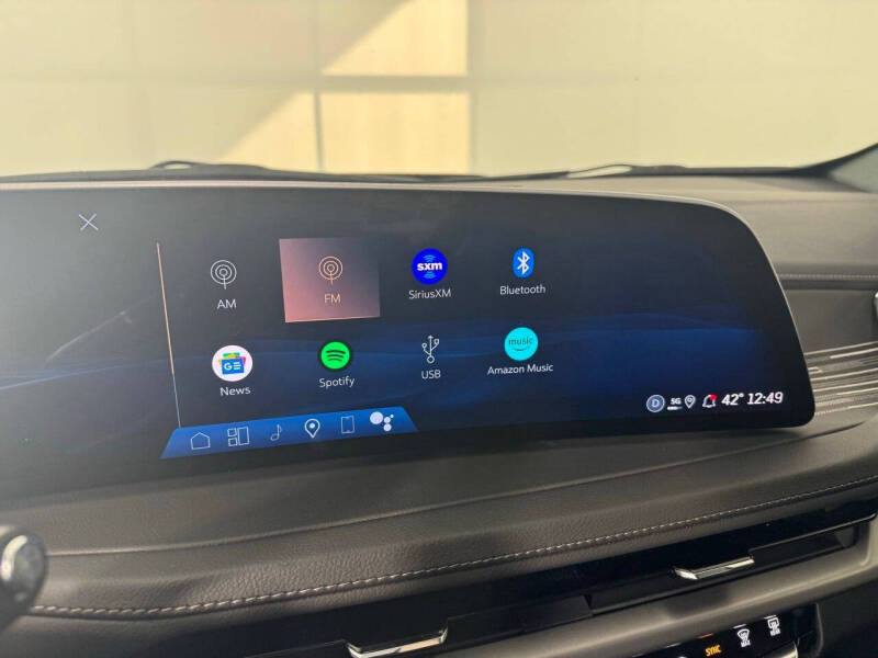 2025 Cadillac XT4 Premium Luxury