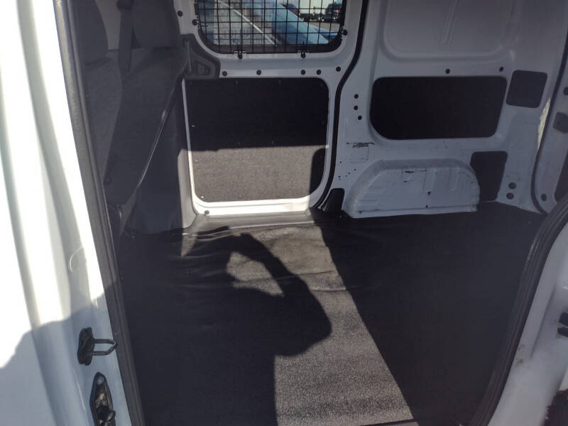 2019 Nissan NV200 SV photo 12