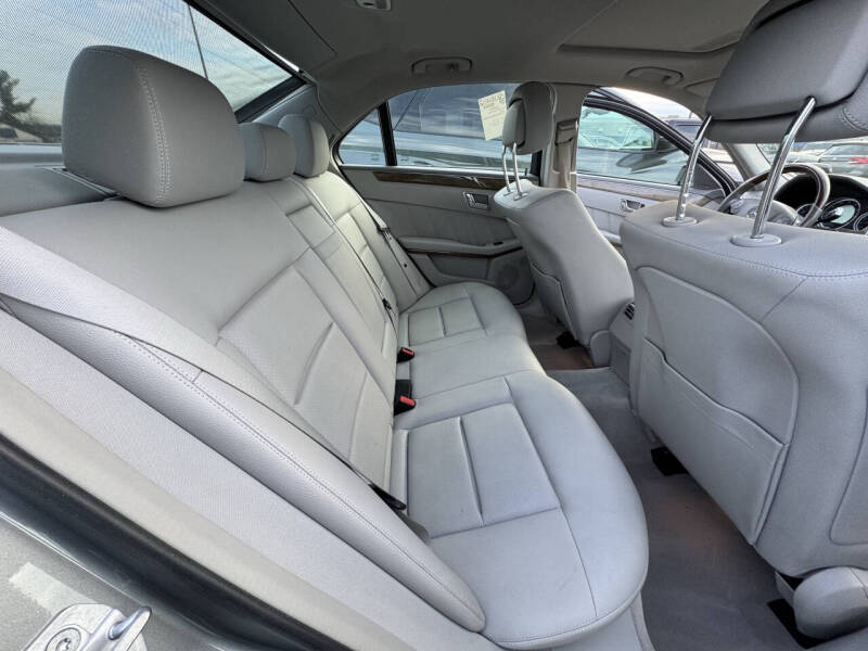Image 10 of 2011 Mercedes-Benz E-Class E 350 Luxury