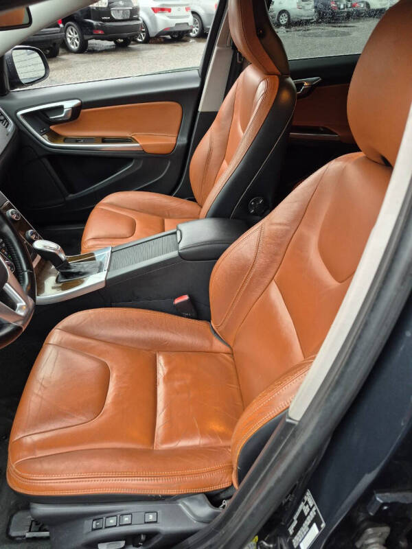 2013 Volvo S60 T5 Premier Plus