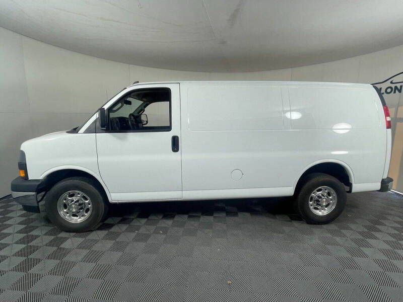 2023 GMC Savana 2500