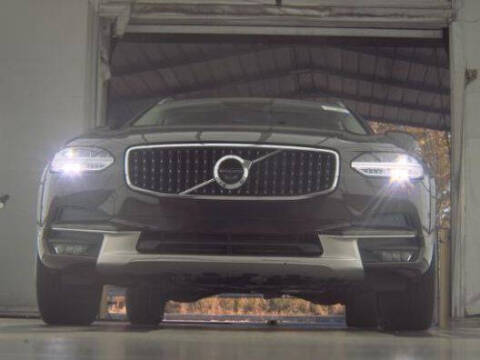 2017 Volvo V90 Cross Country T6