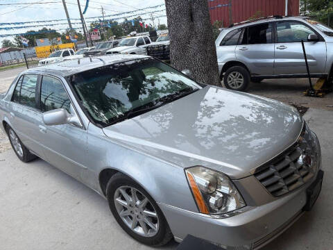 2011 Cadillac DTS Luxury Collection