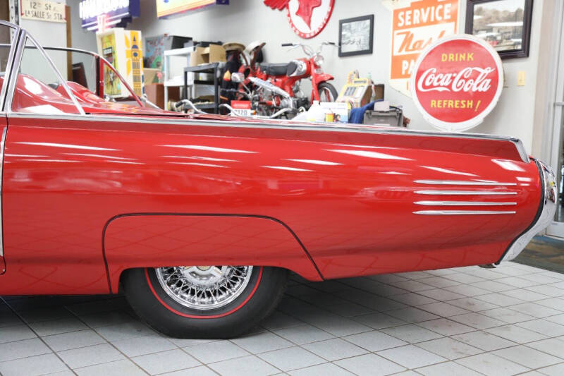 1961 Ford Thunderbird