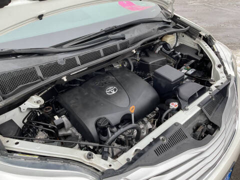 2017 Toyota Sienna Limited Premium 7-Passenger