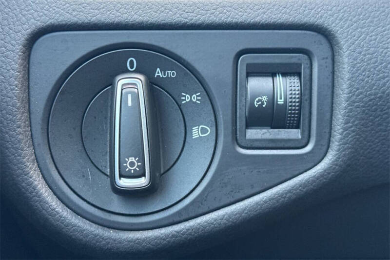 2017 Volkswagen Golf TSI Wolfsburg Edition