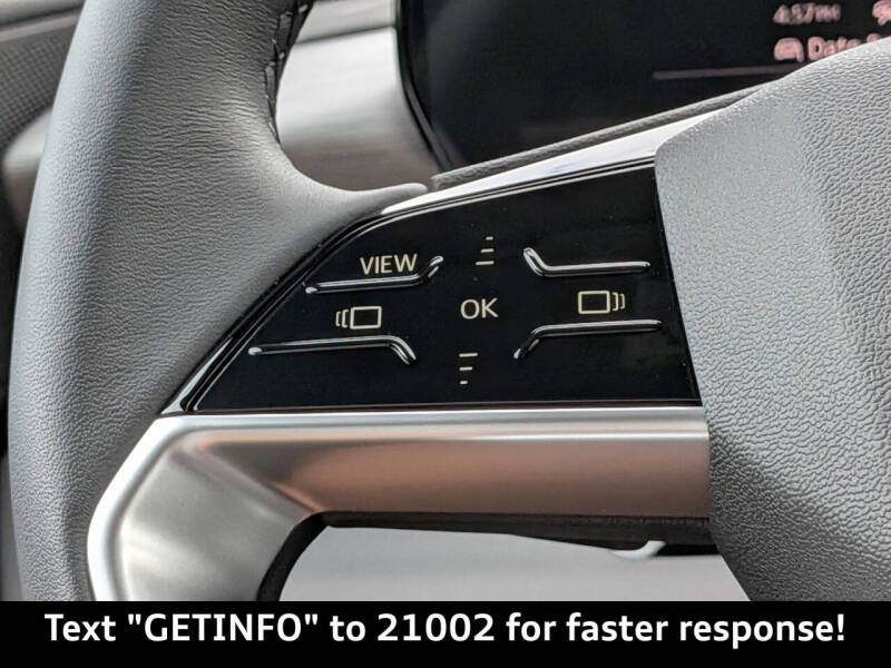 2025 Audi Q6 e-tron quattro Premium