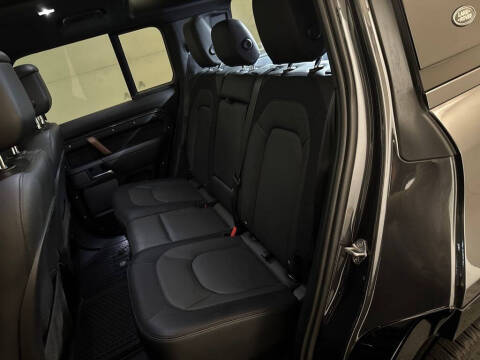 2023 Land Rover Defender 110 X-Dynamic SE