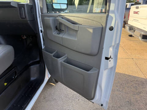 2022 GMC Savana 2500