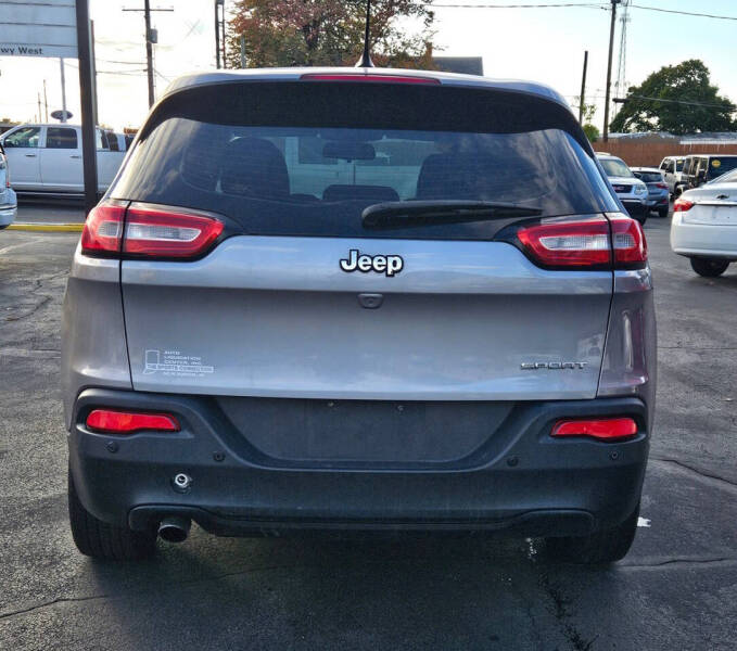 2015 Jeep Cherokee Sport