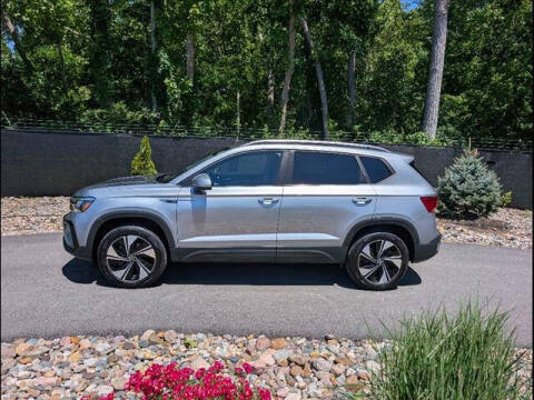 2024 Volkswagen Taos SE 4Motion