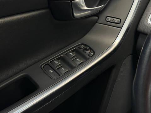 2015 Volvo XC60 T5 Drive-E Premier