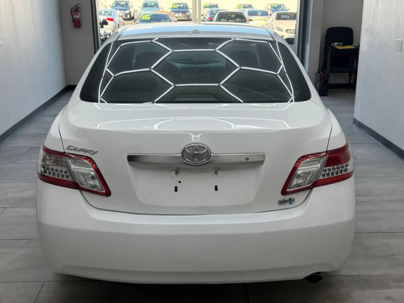 2011 Toyota Camry Hybrid