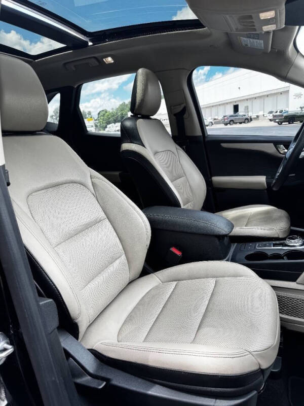 2020 Ford Escape SEL