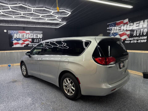 2023 Chrysler Voyager LX