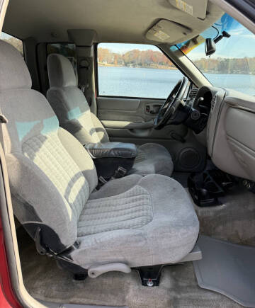 2002 Chevrolet S-10 LS