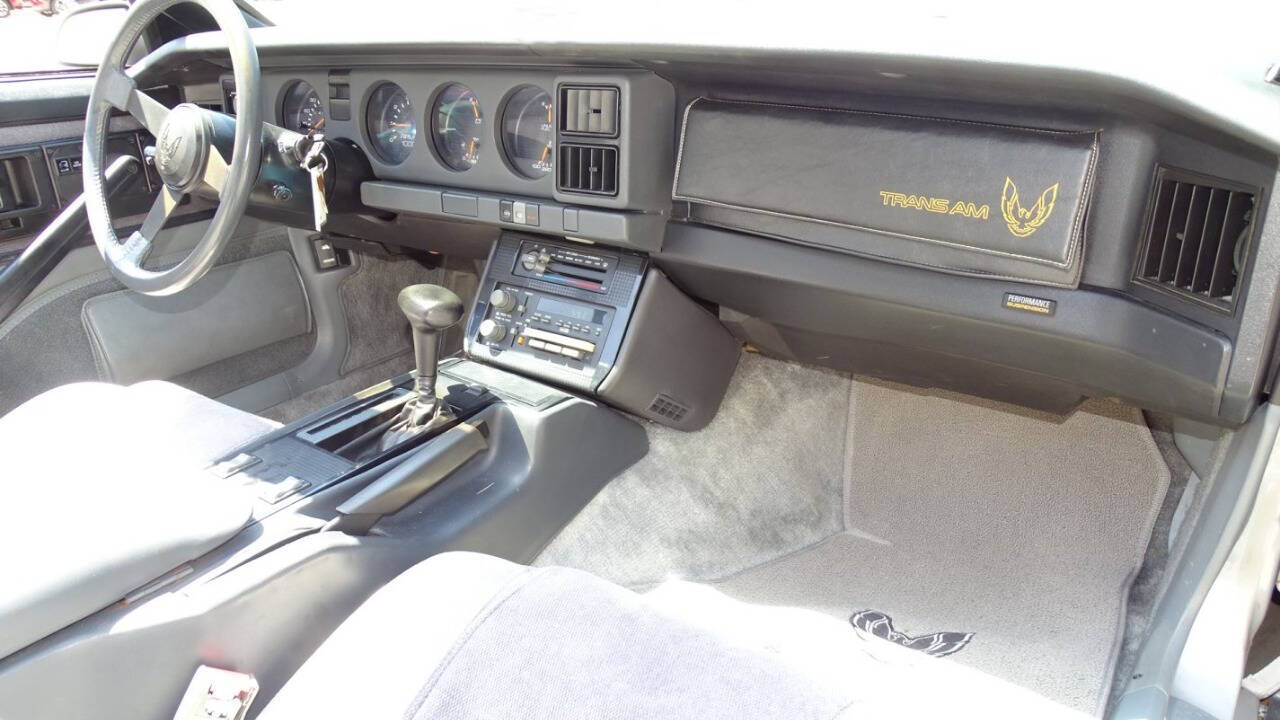 1985 Pontiac Firebird 39