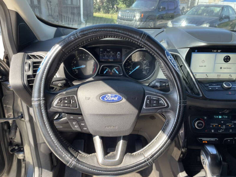 2019 Ford Escape SE photo 16