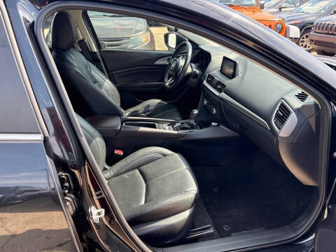 2018 Mazda MAZDA3 Touring