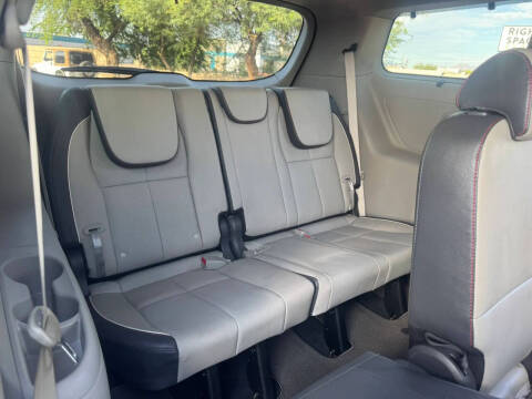 2017 Kia Sedona LX