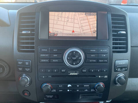 2011 Nissan Pathfinder LE